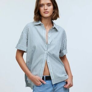 Madewell Poplin Short Sleeved Button Down Shirt. Never worn. XL